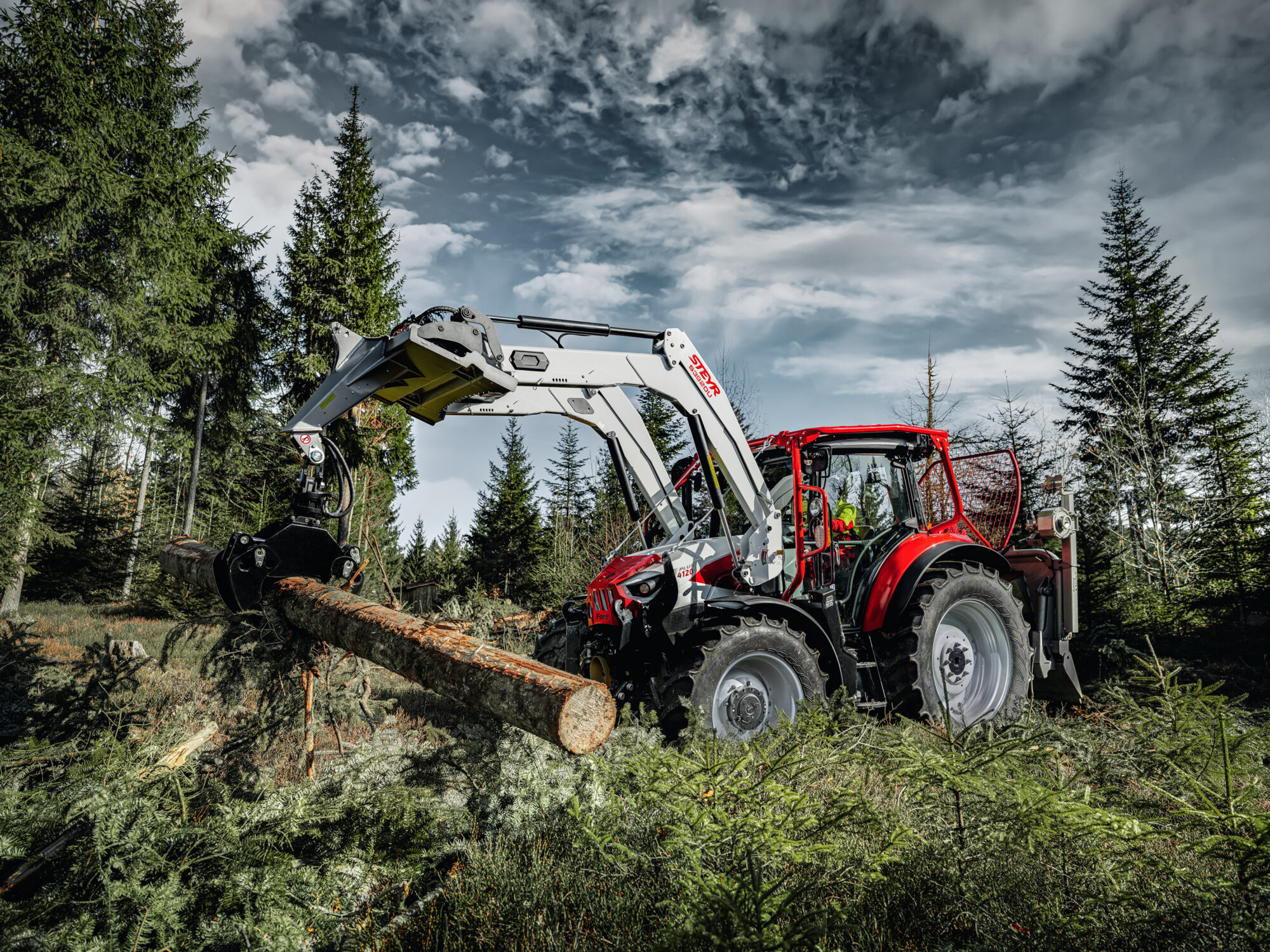 STEYR PREZENTUJE SPECJALISTYCZNE ROZWIĄZANIA DLA LEŚNICTWA ORAZ PARTNERSTWO W ZAKRESIE EDUKACJI KLIMATYCZNEJ
